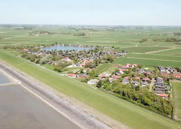 N3 Charmantes Eingezaeuntes Mit Garten By Interhome * Grosswurden