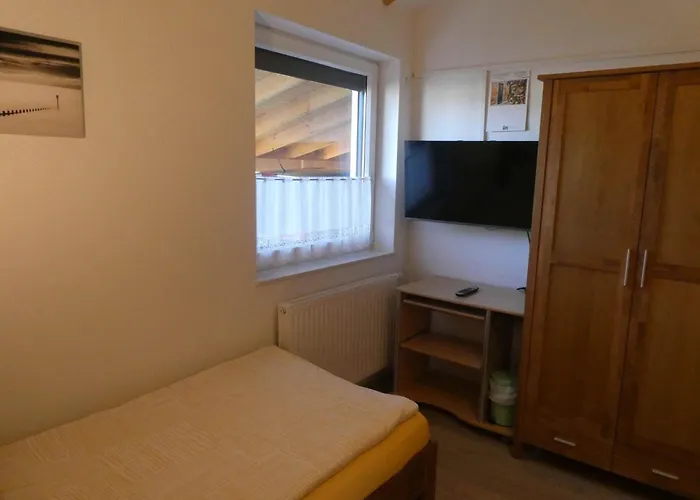 N3 Charmantes Eingezaeuntes Mit Garten By Interhome Σπίτι διακοπών Grosswurden